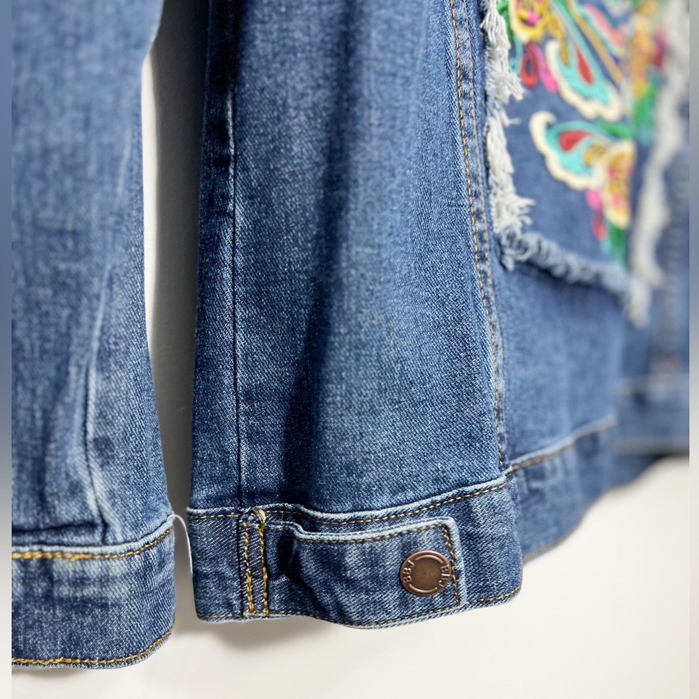 Gorgeous Boho jacket Floral Design Jean Jacket Vintage women’s medium - Picture 3 of 16
